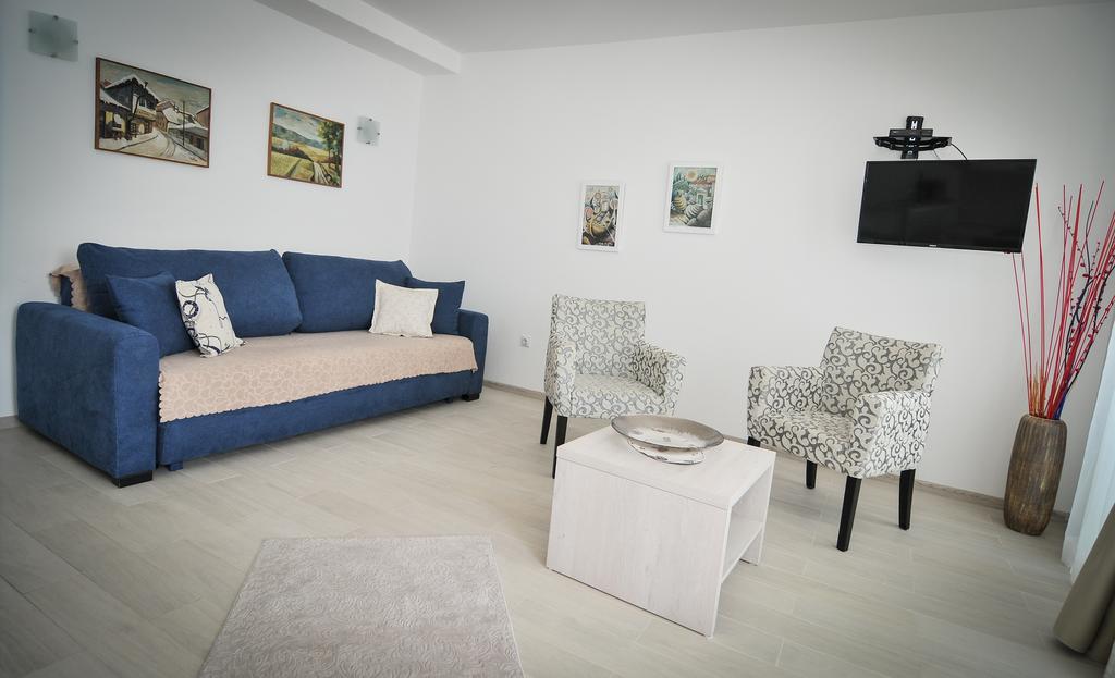 Apartments Zukovac Tivat Bagian luar foto