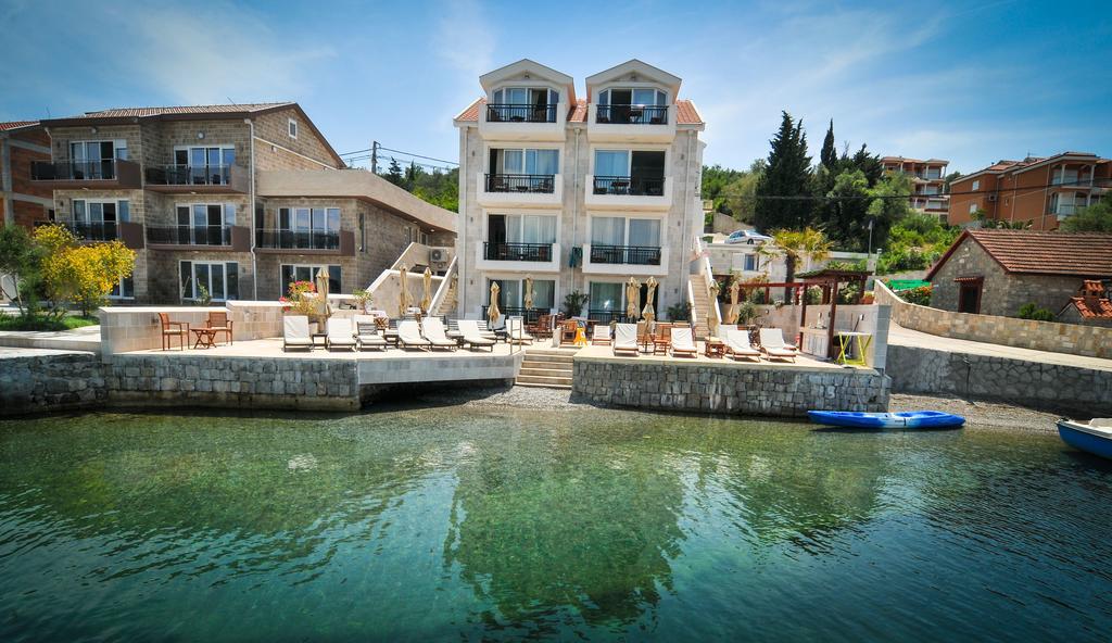 Apartments Zukovac Tivat Bagian luar foto