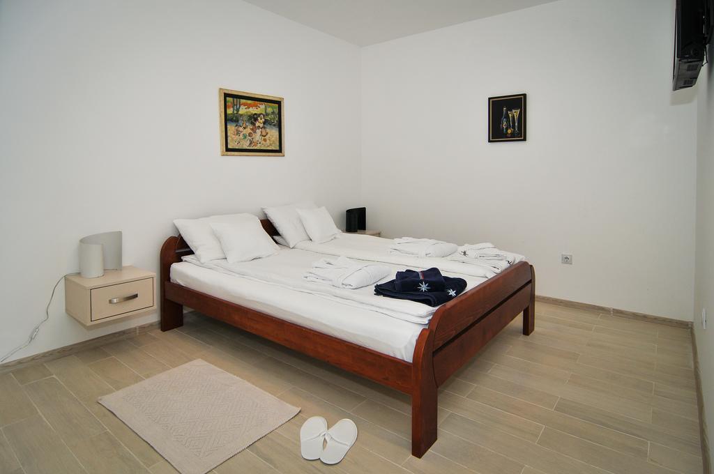 Apartments Zukovac Tivat Bagian luar foto